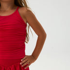 color:red