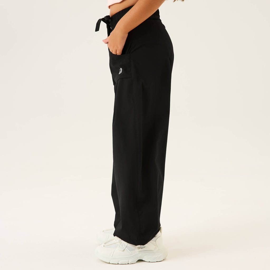 color:black
