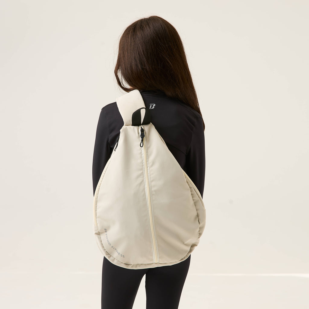 color:beige