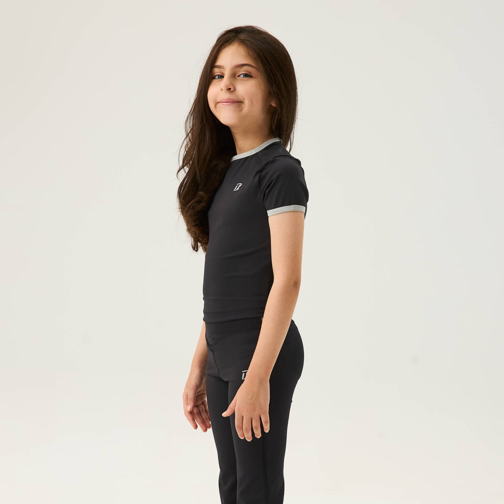 color:black