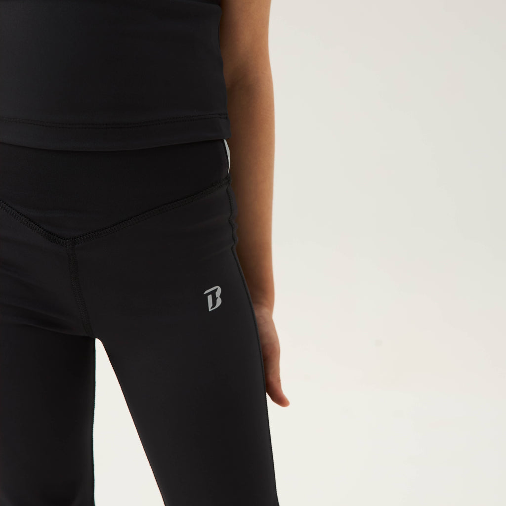 color:black