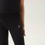 color:black
