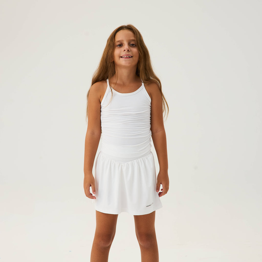 color:white