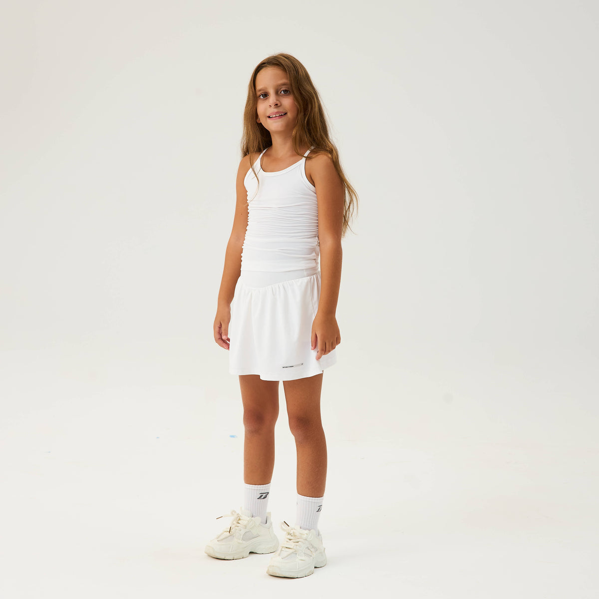 color:white