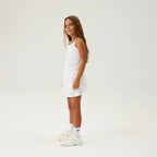 color:white