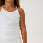 color:white