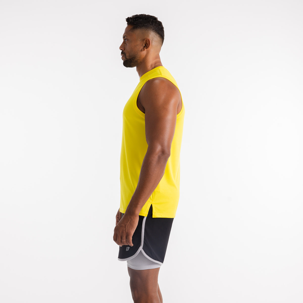 color:yellow