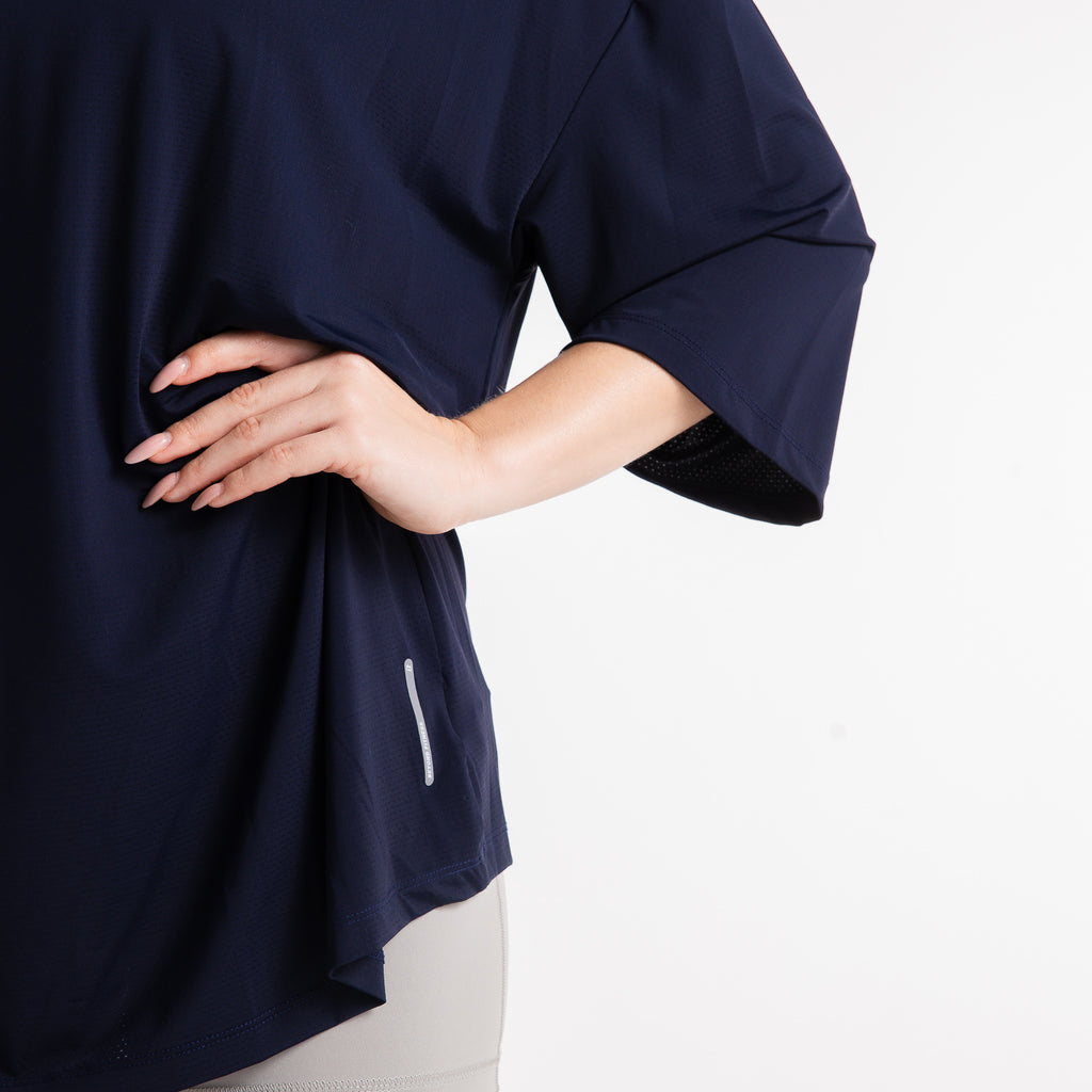 color:navy