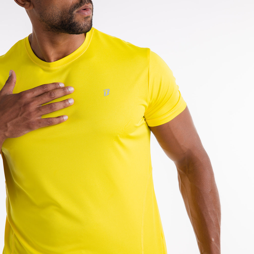 color:yellow
