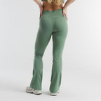 color:pistachio