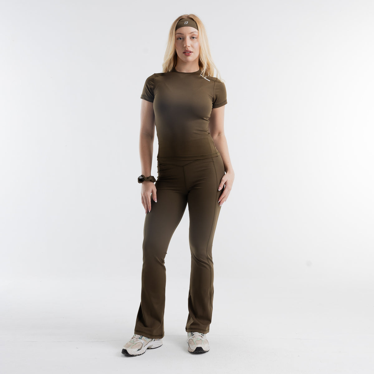 color:olive