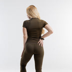 color:olive