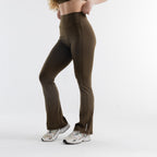 color:olive
