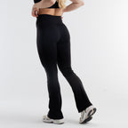 color:black