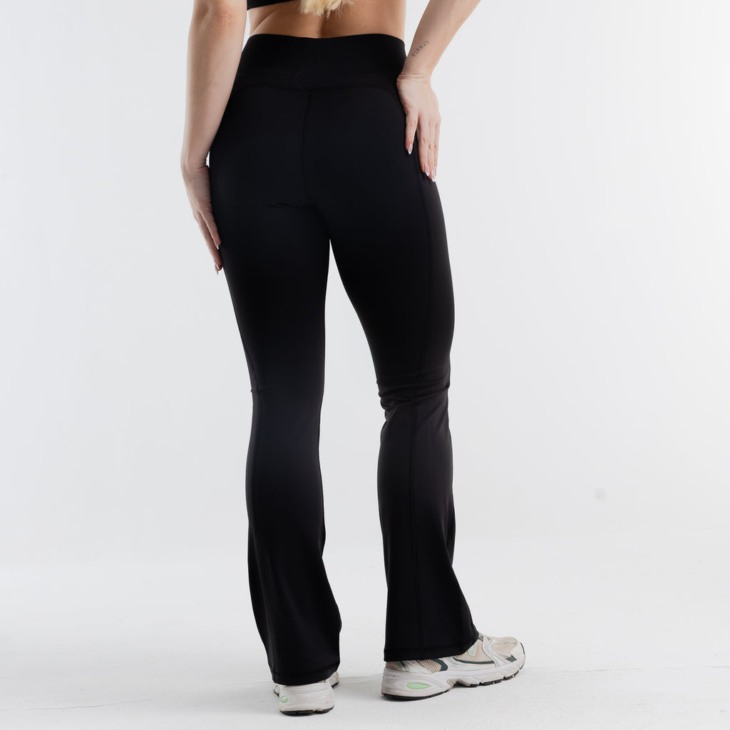 color:black