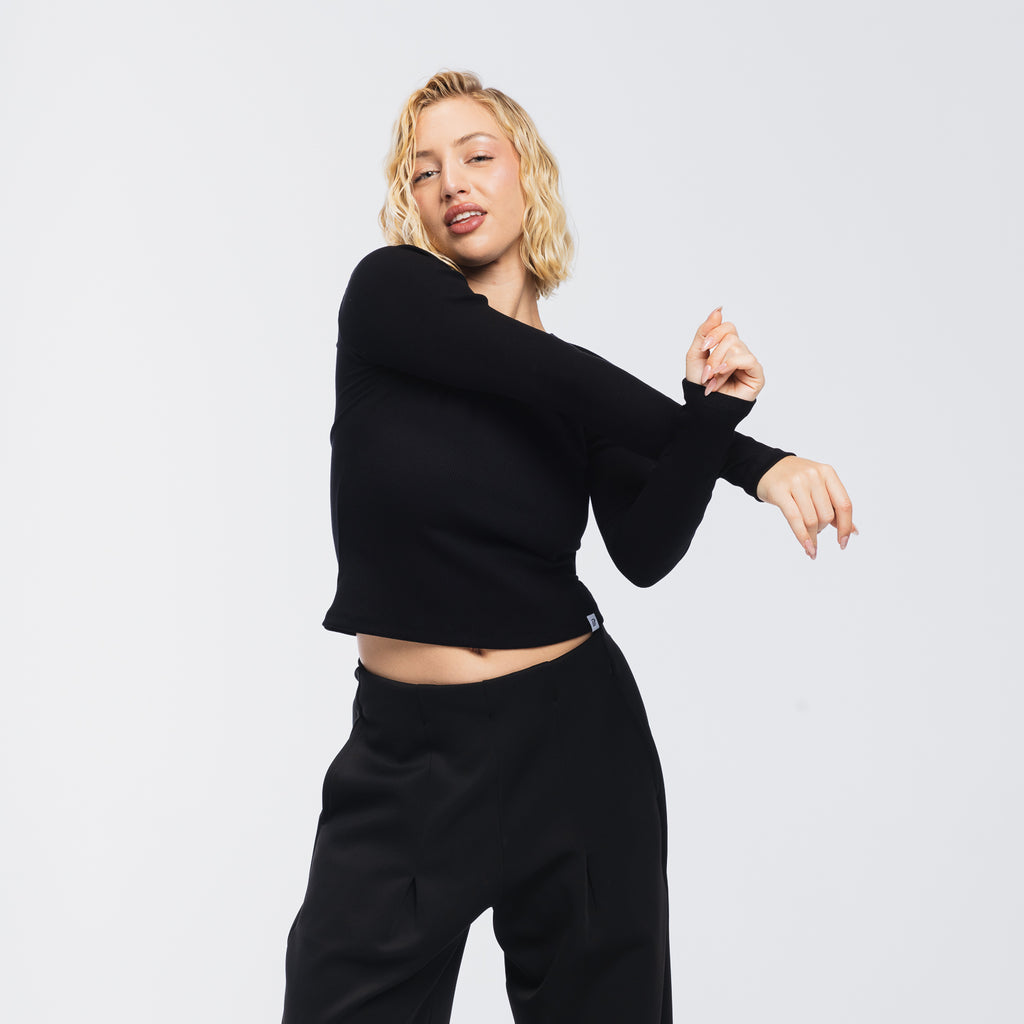 color:black