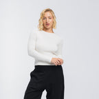 color:white