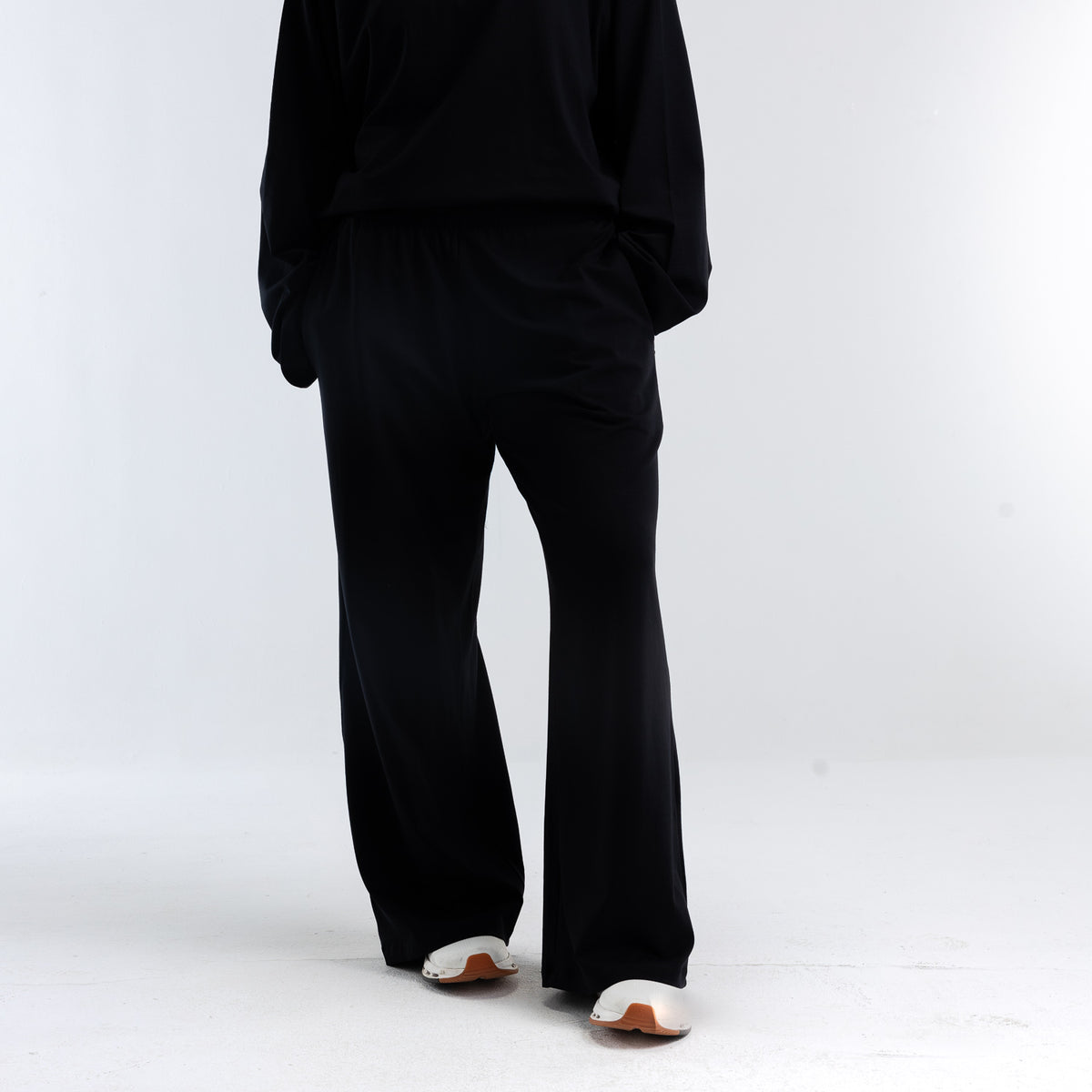 color:black