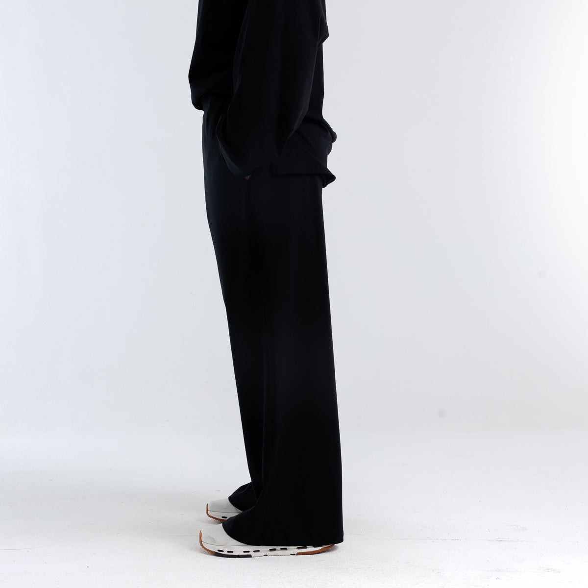 color:black
