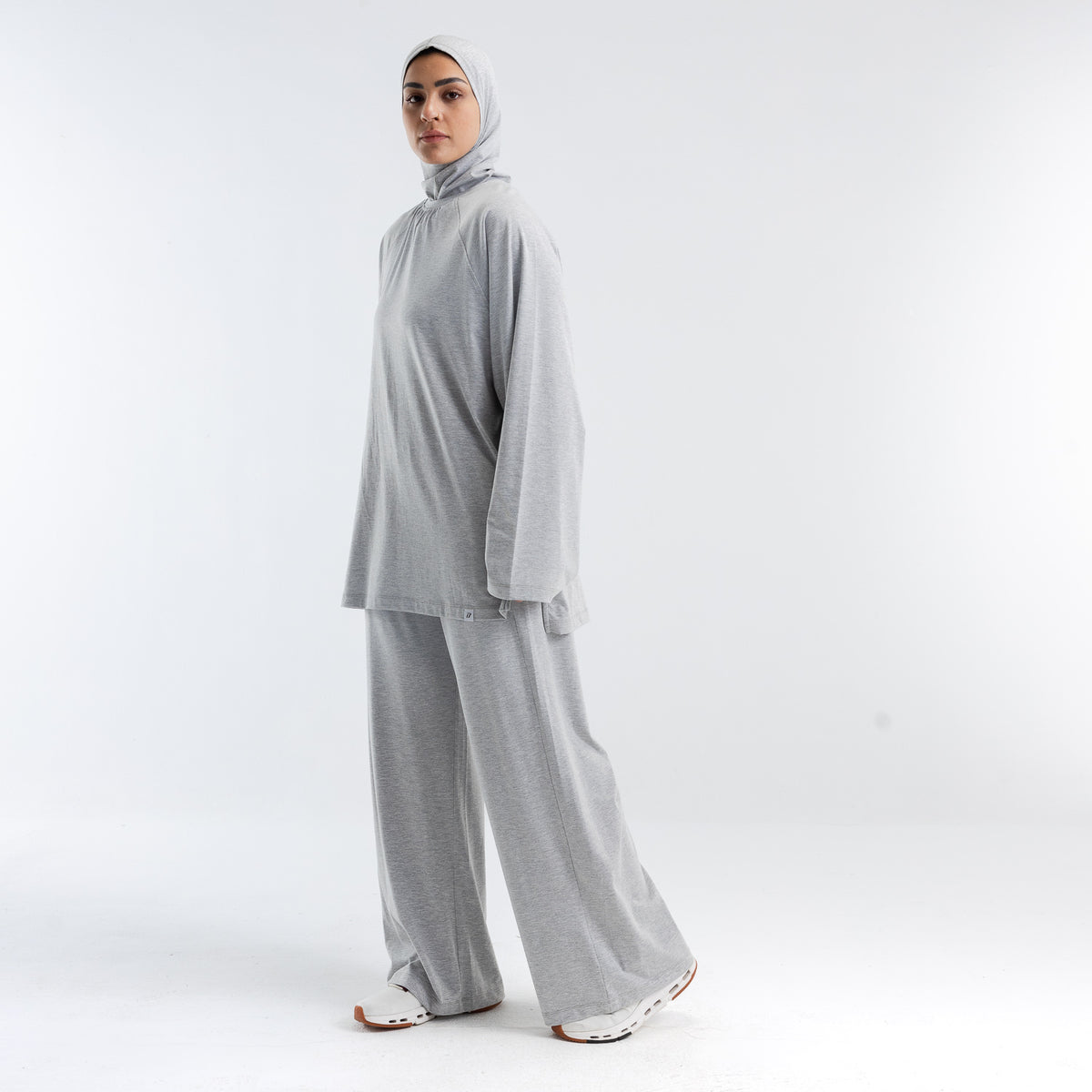 color:gray