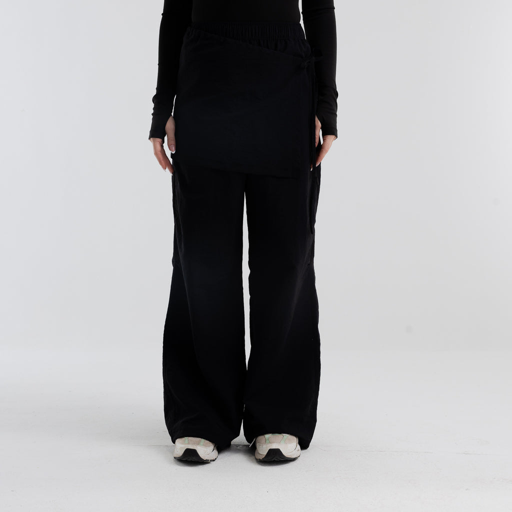 color:black