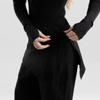color:black