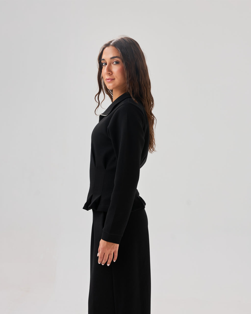 color:black