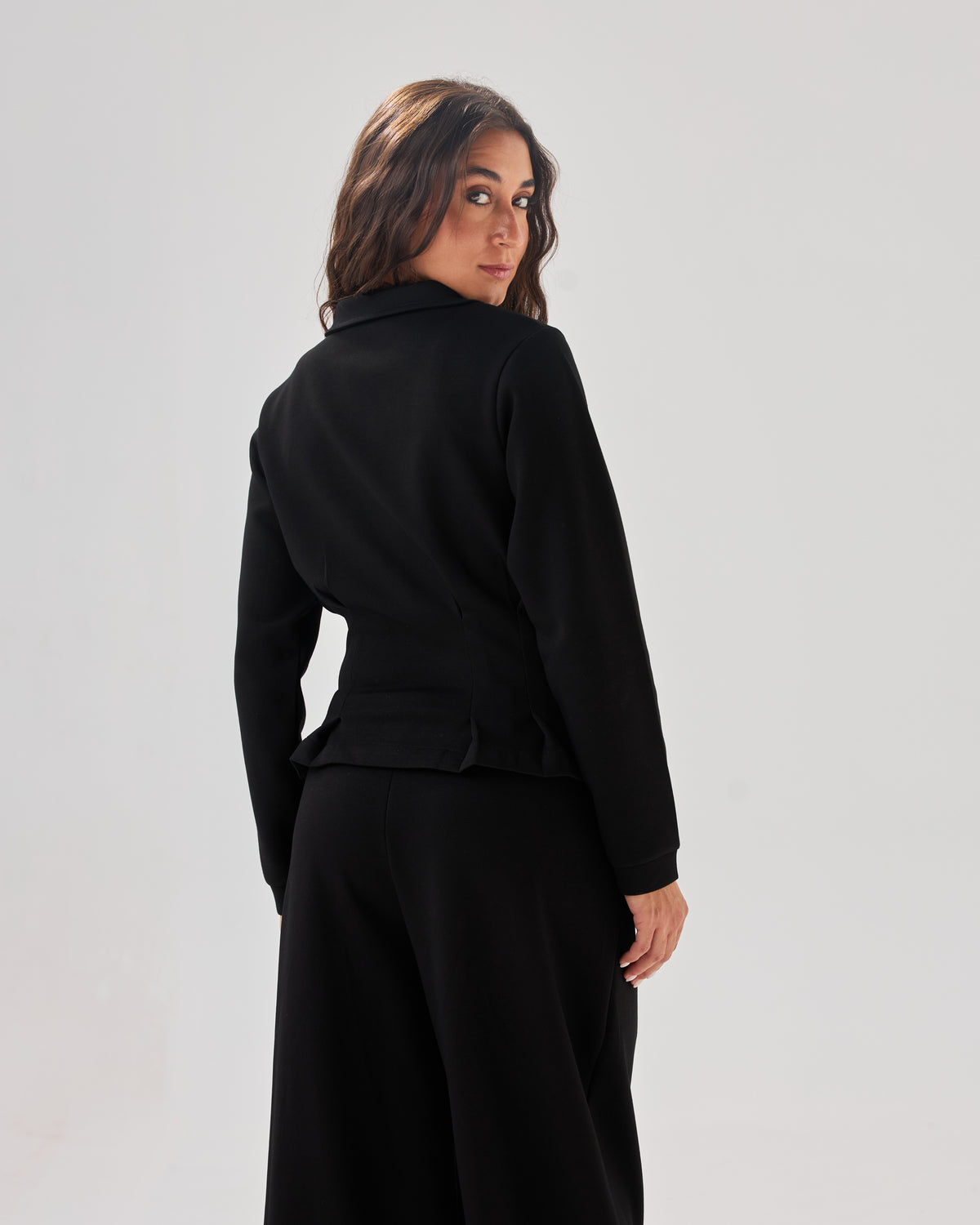 color:black