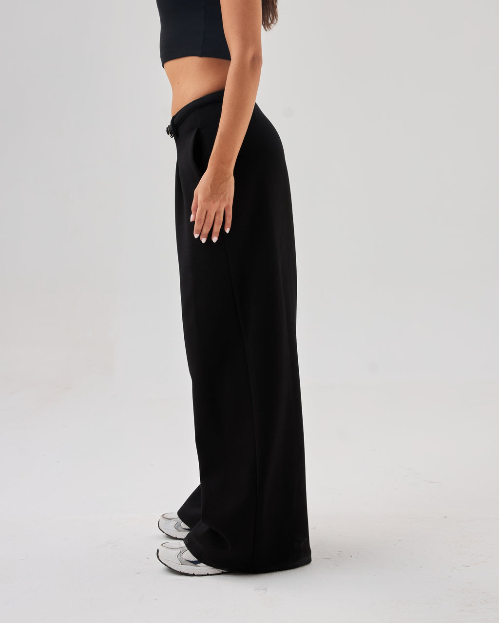 color:black