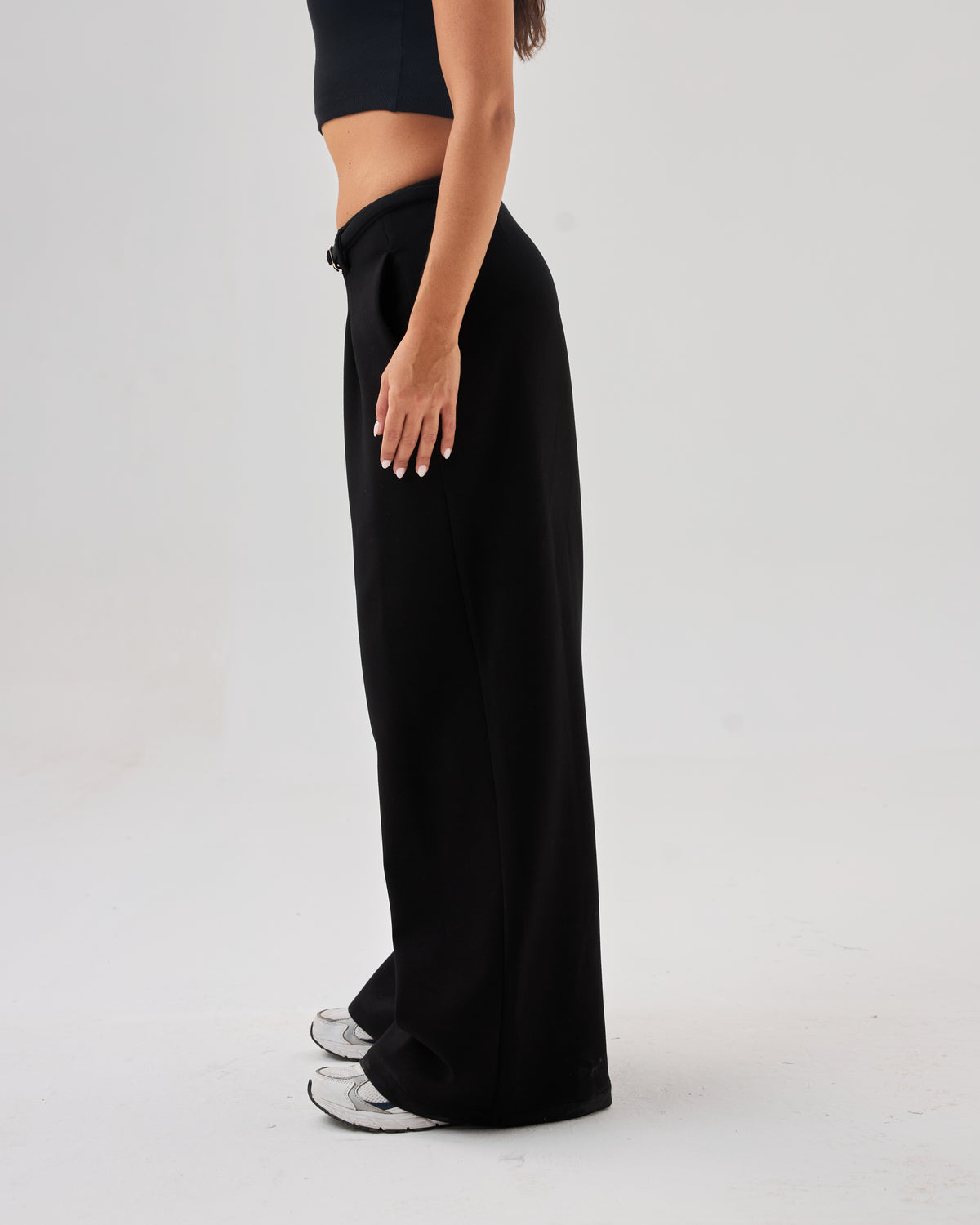 color:black