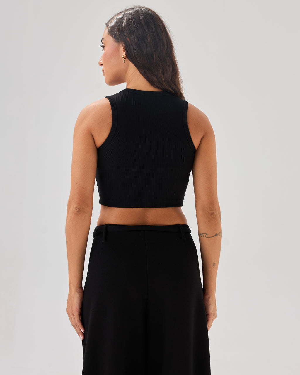 color:black