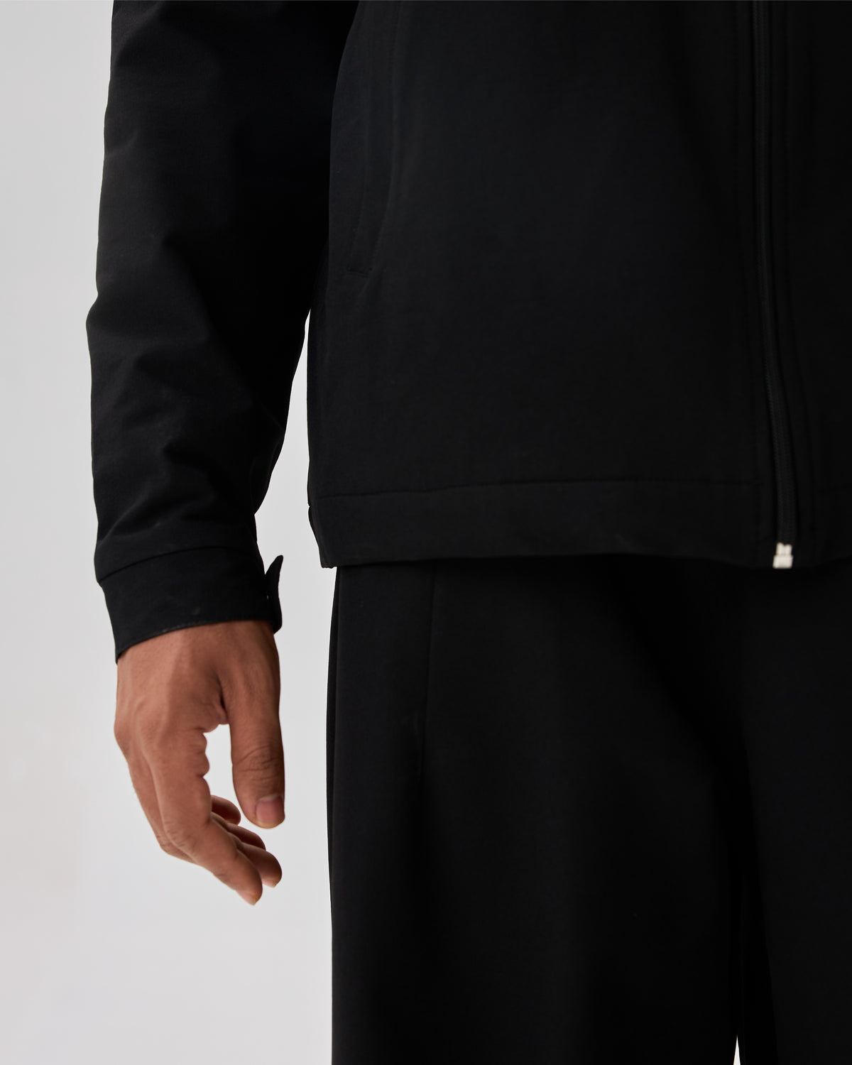 color:black