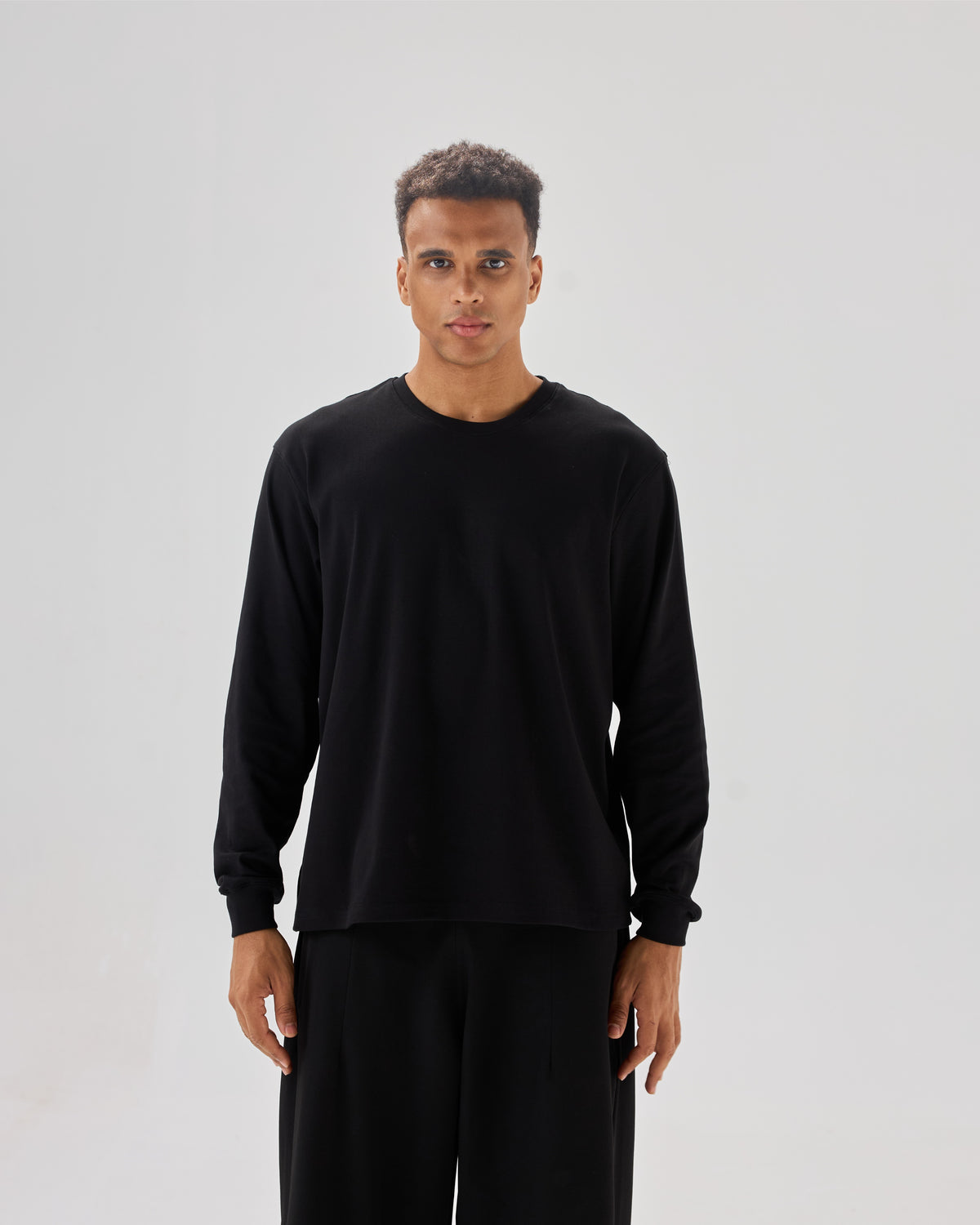 color:black