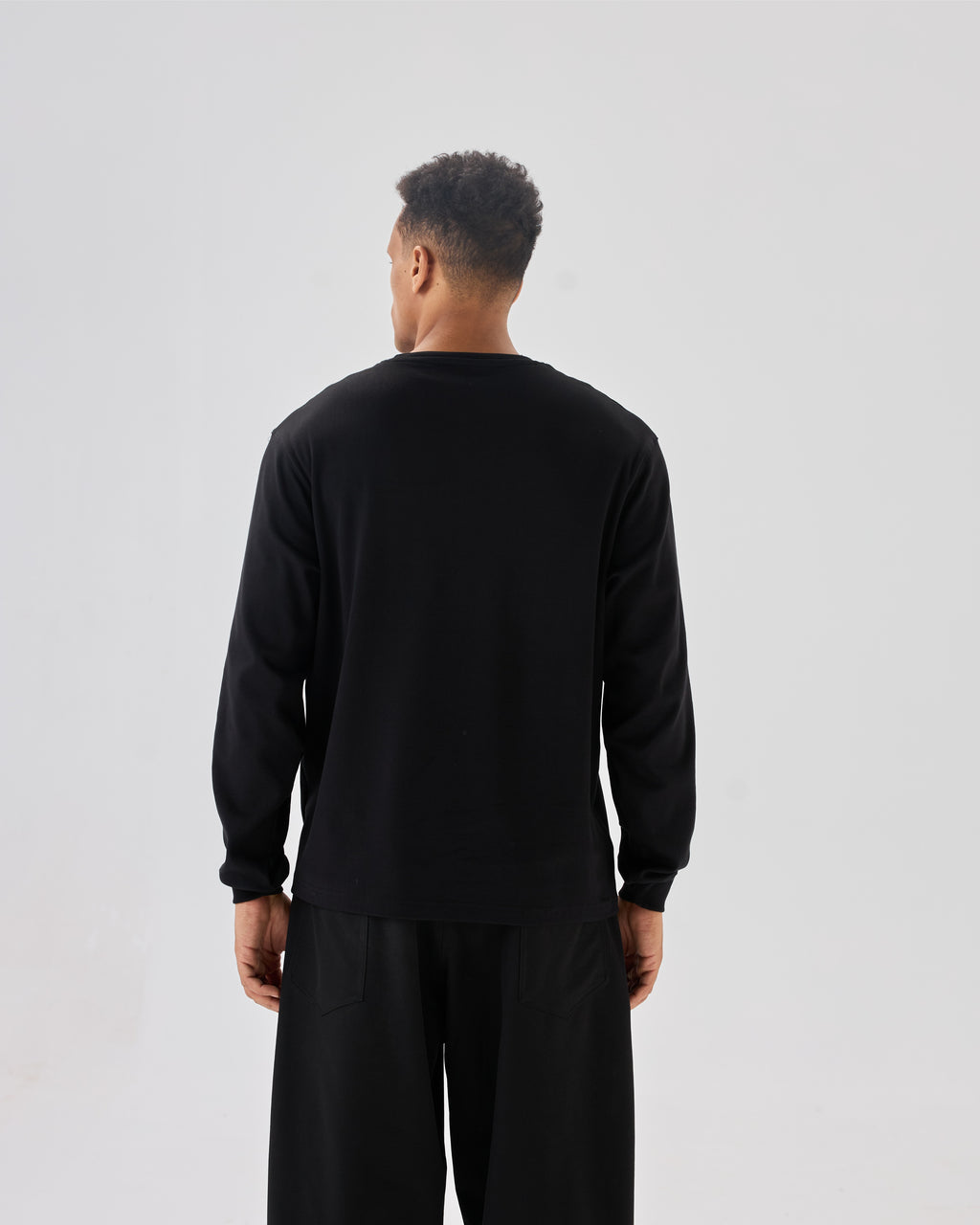 color:black
