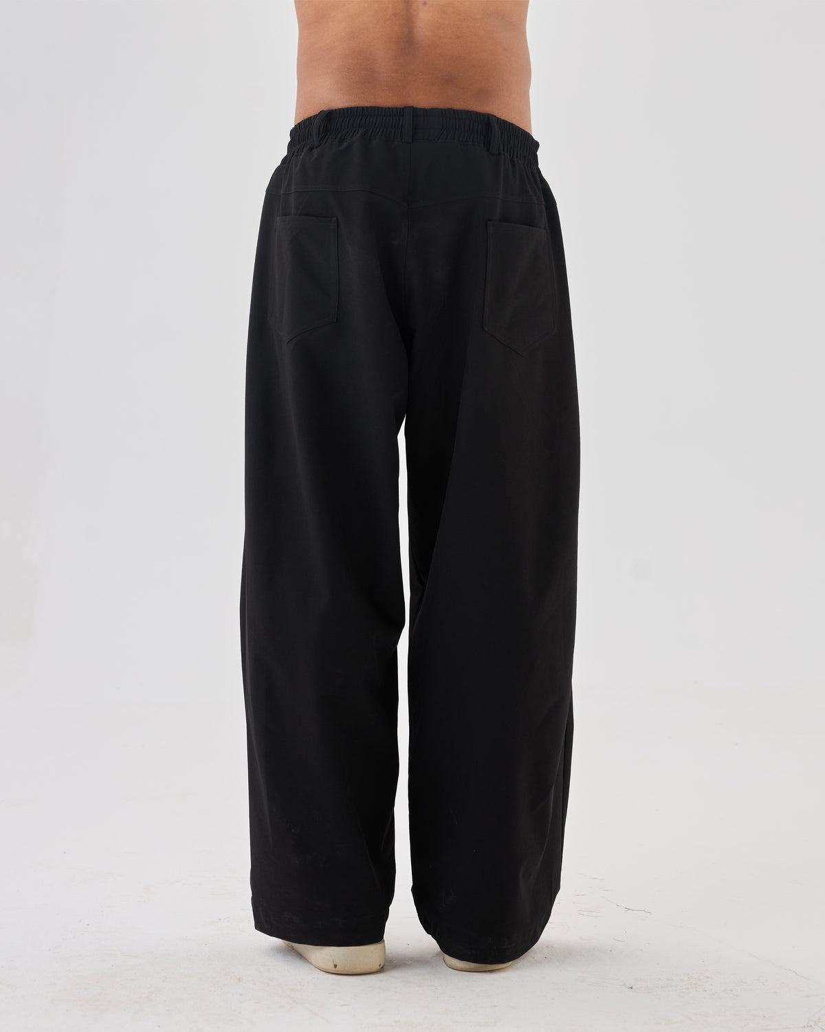 color:black