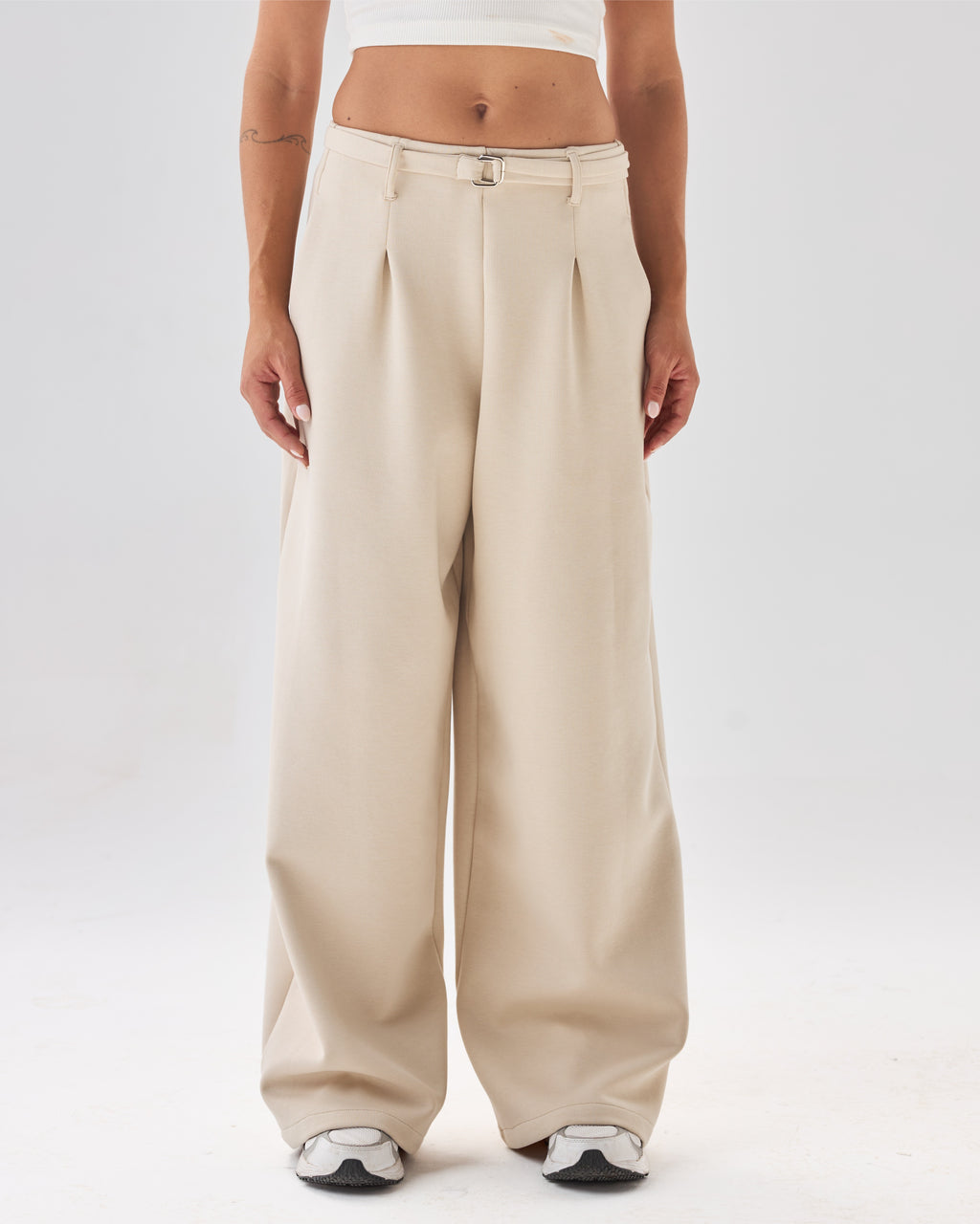 color:beige