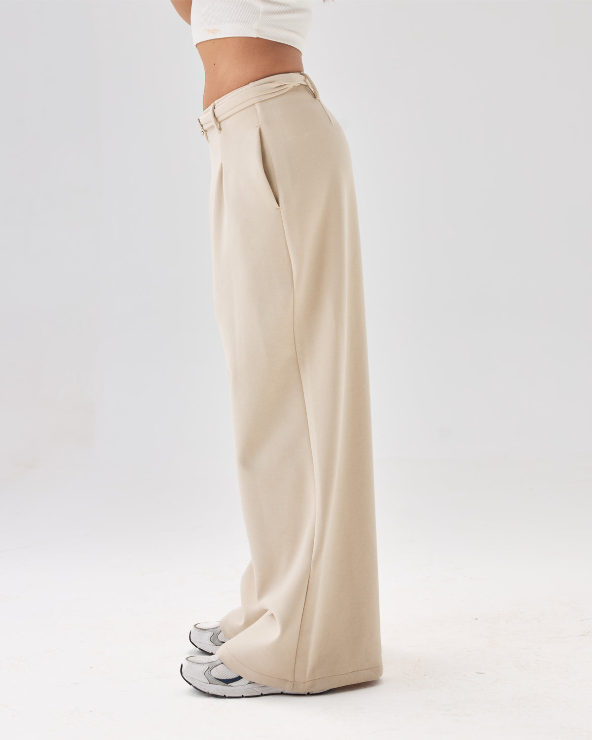 color:beige