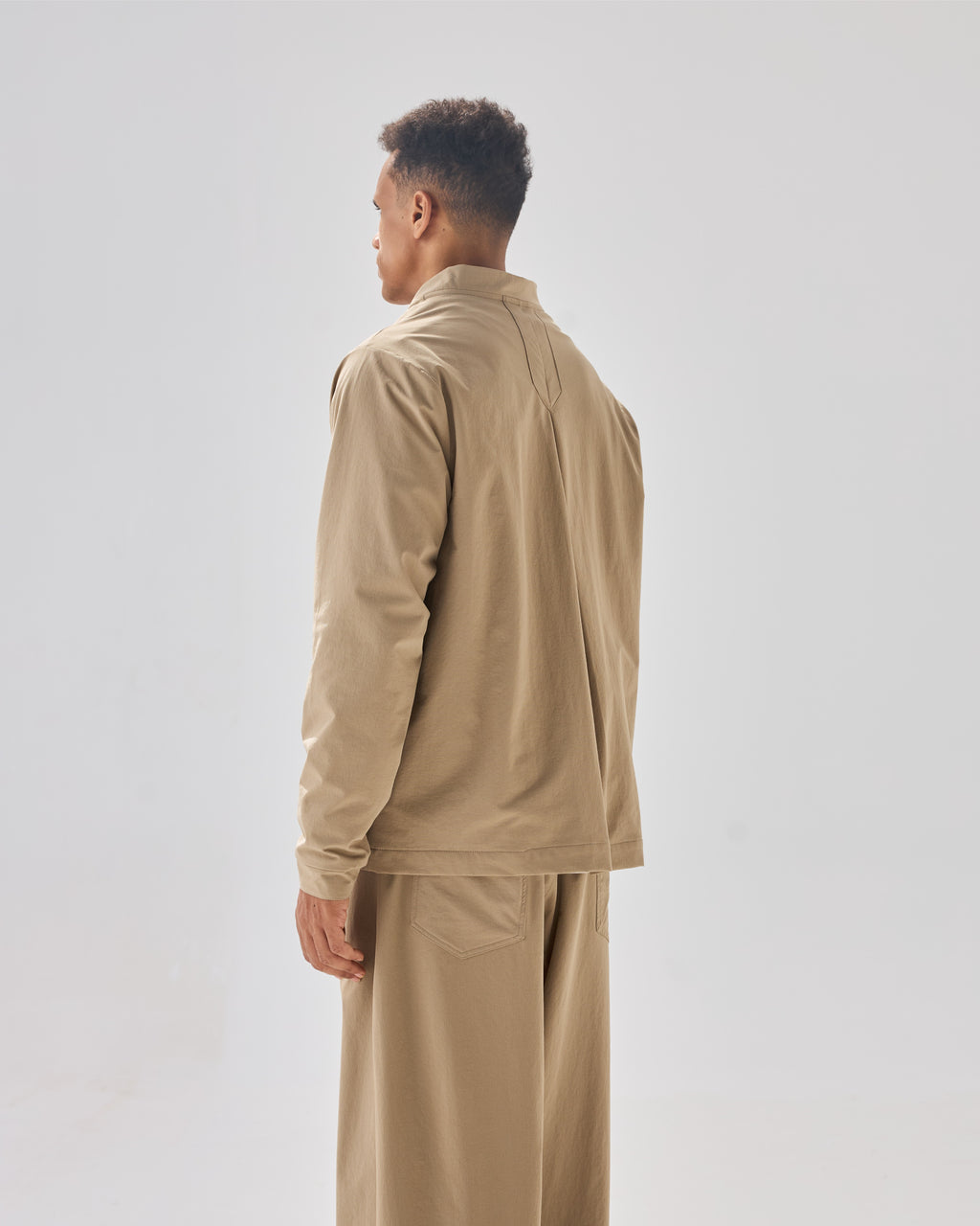 color:beige