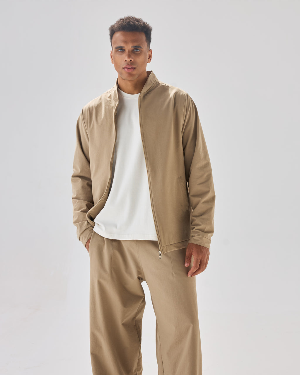 color:beige
