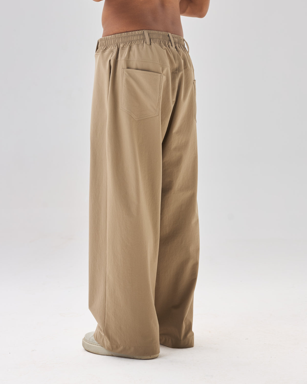color:beige