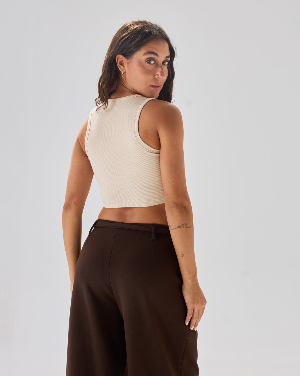 color:beige