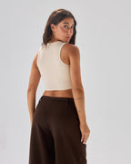 color:beige