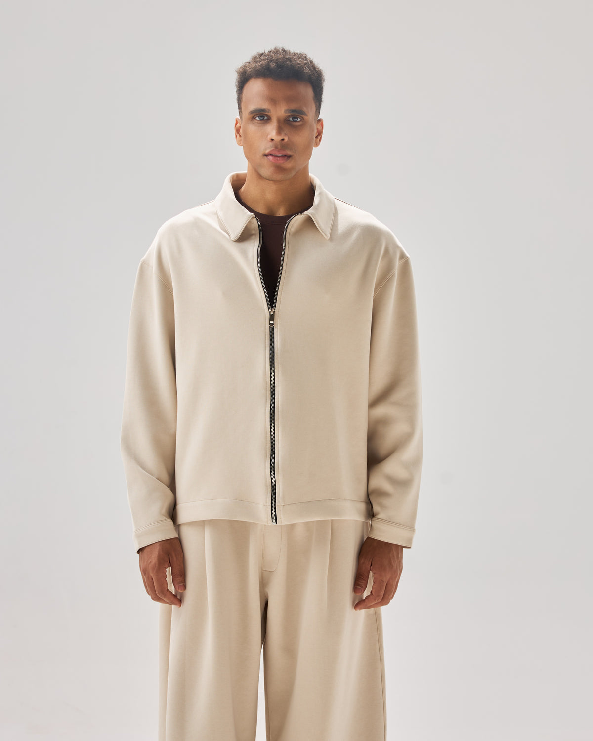 color:beige
