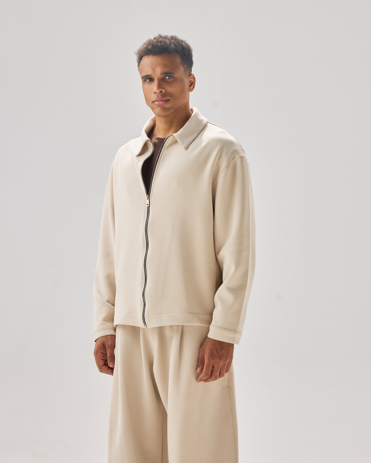 color:beige