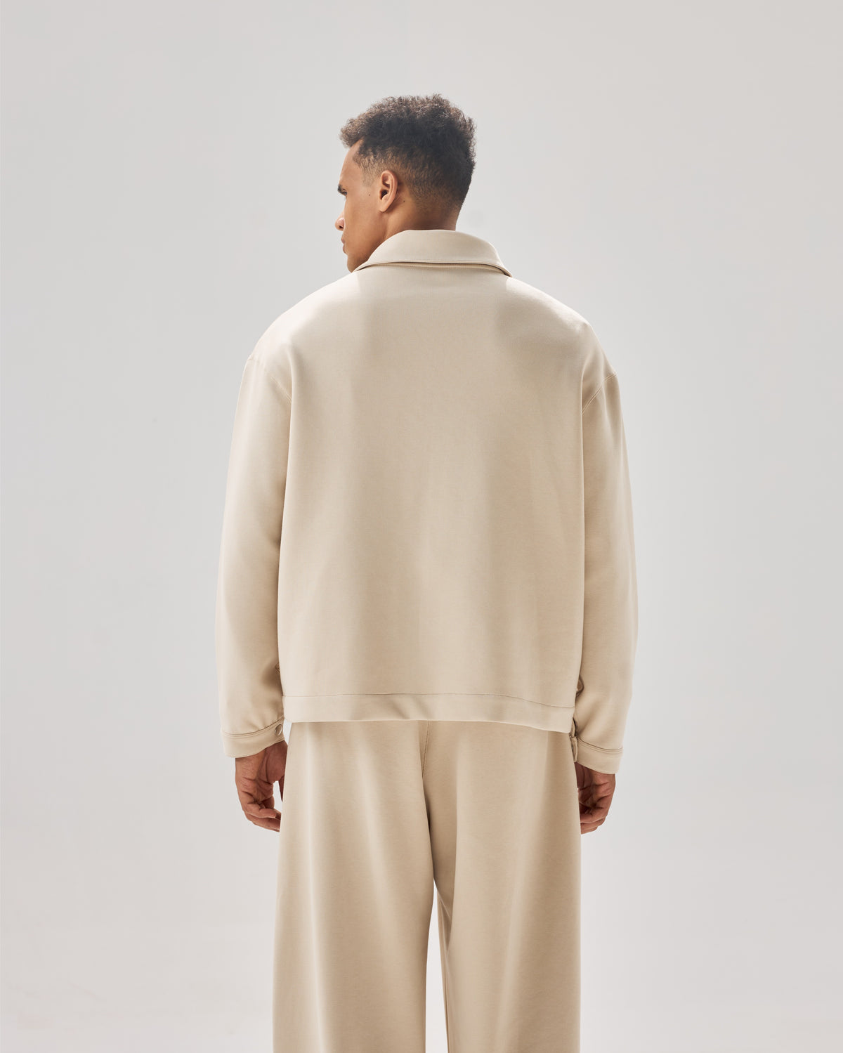 color:beige