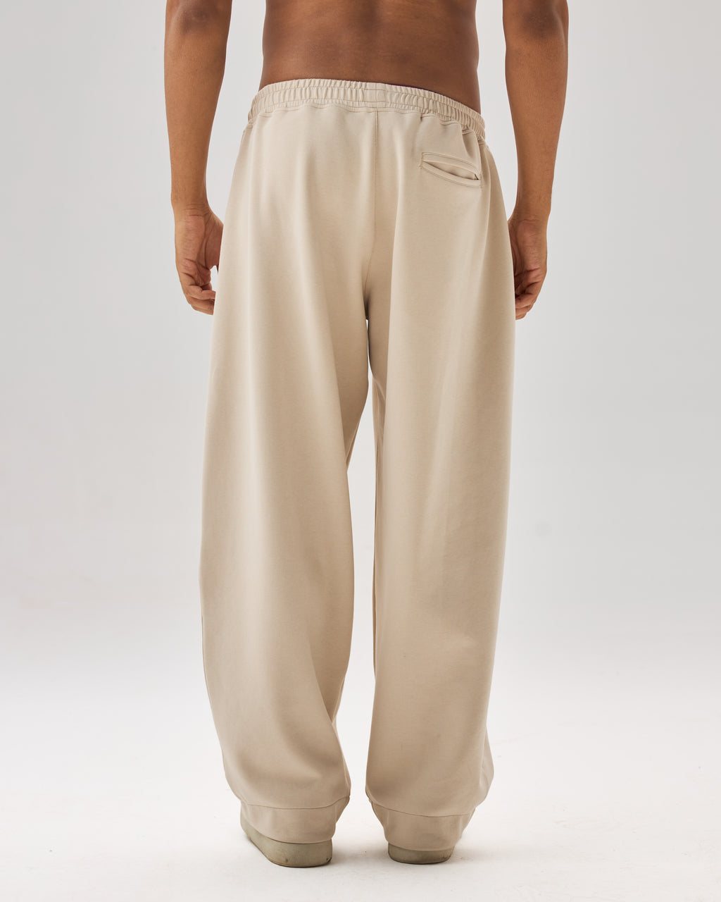 color:beige