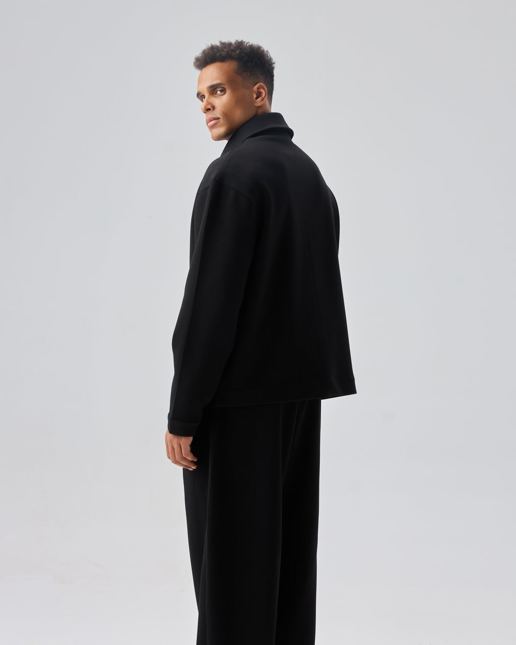 color:black