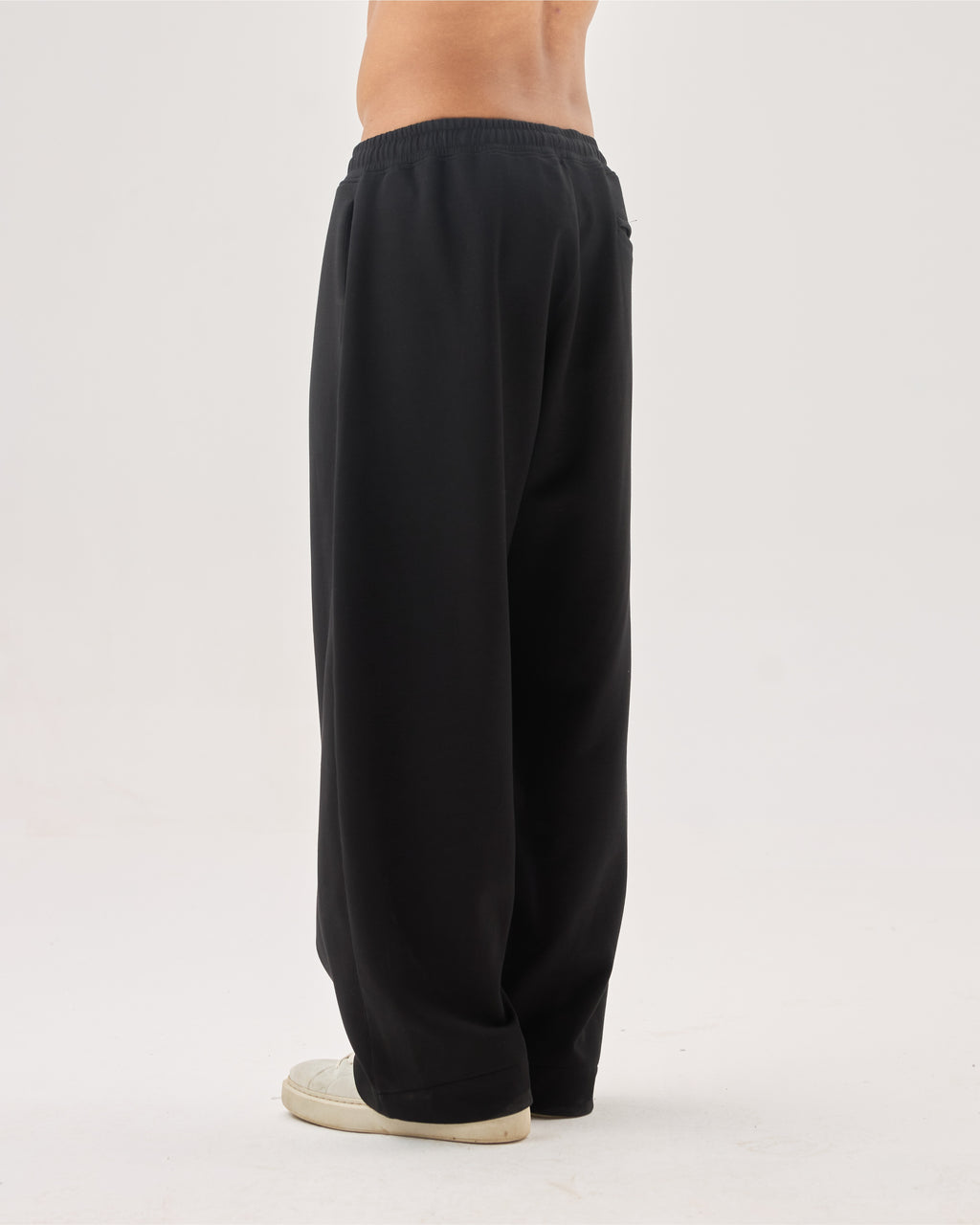 color:black