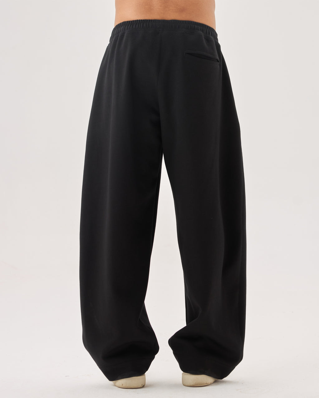 color:black