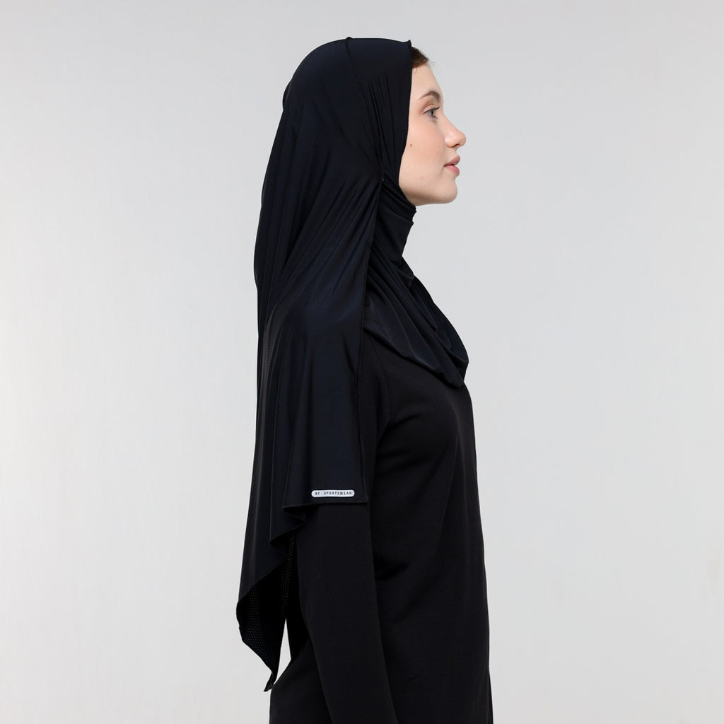 color:black
